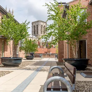 15 Stonegate Court Apartment York
